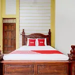 Oyo 94000 Omah Citra Genia Homestay