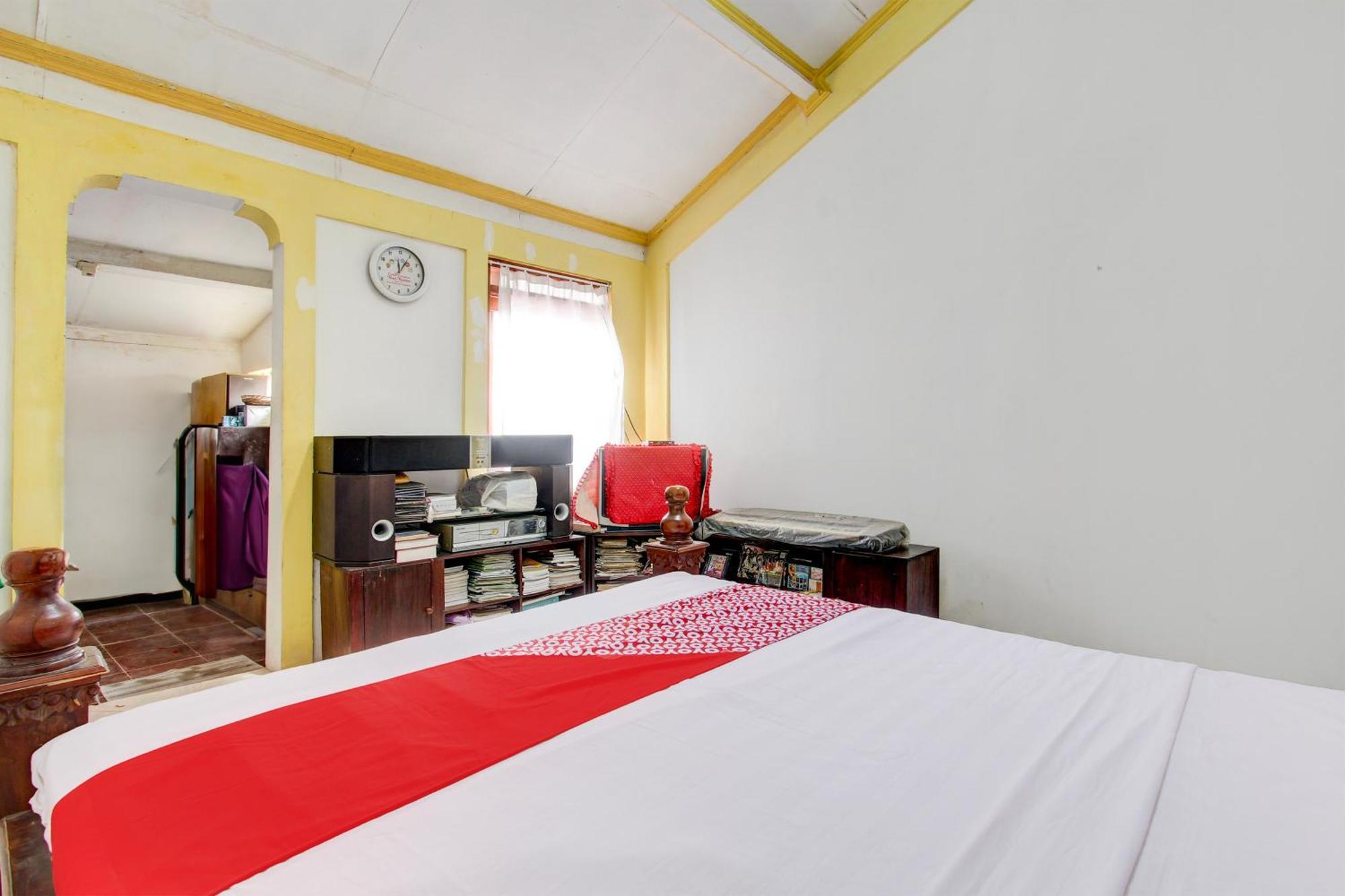 Hotel Oyo 94000 Omah Citra Genia